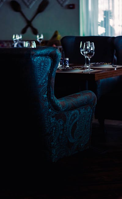 Krzesła tapicerowane do jadalni – elegancja przy stole